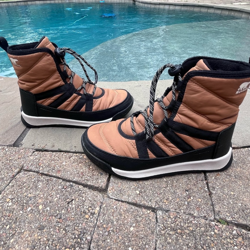 SOREL YOUTH WHITNEY II SHORT EUC Lace Camel 4 Youth Waterproof - Picture 2 of 9